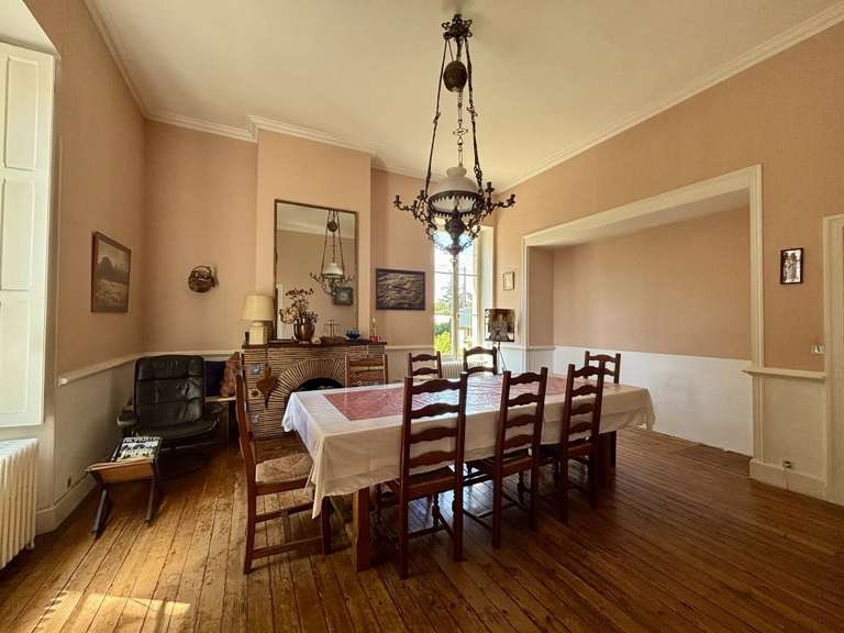 Maison Condom - 4 chambres - 222m²