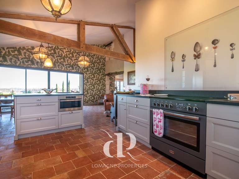 Maison Condom - 3 chambres - 235m²