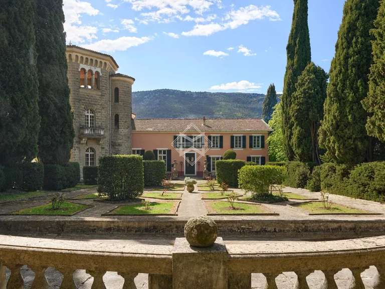 Propriété Contes - 11 chambres - 600m²