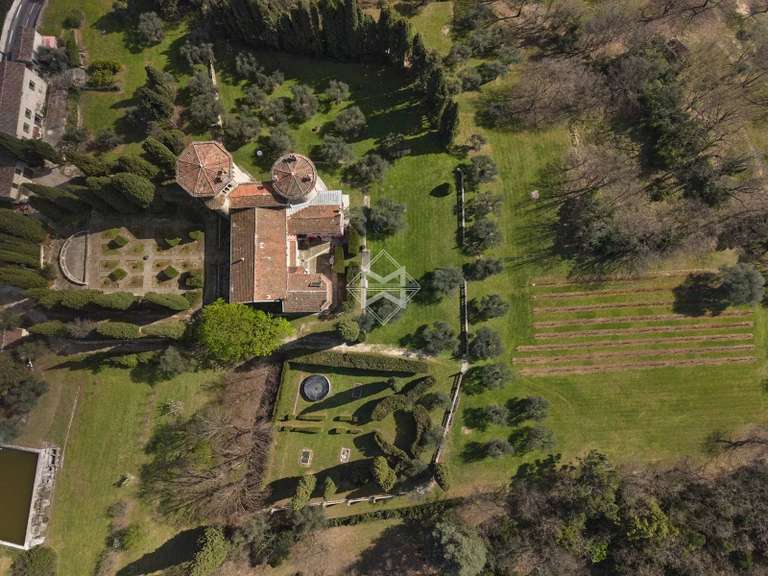 Propriété Contes - 11 chambres - 600m²