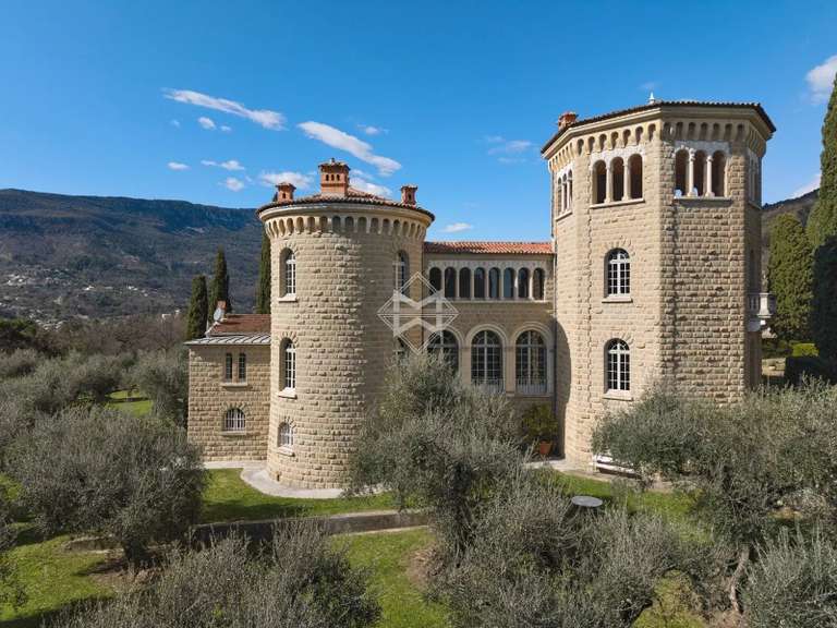 Propriété Contes - 11 chambres - 600m²