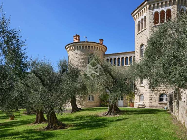 Propriété Contes - 11 chambres - 600m²