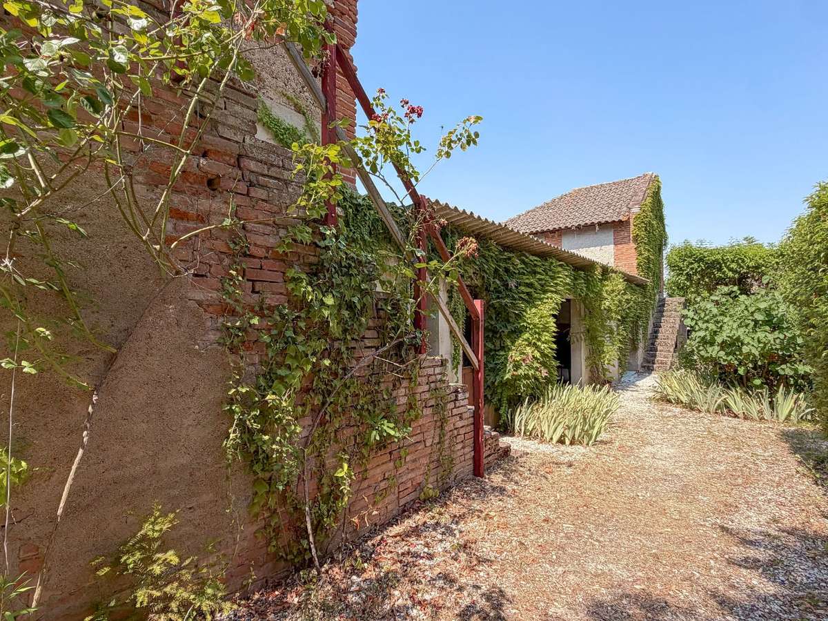 Maison Corbarieu