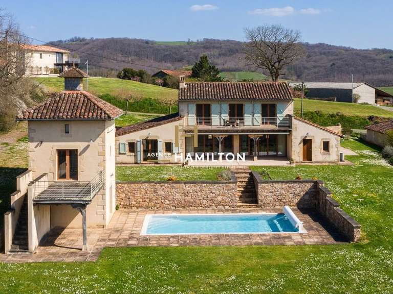 Maison Cordes-sur-Ciel - 5 chambres - 217m²