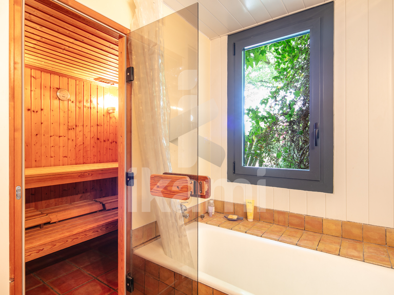 Maison Corenc - 4 chambres - 246m²