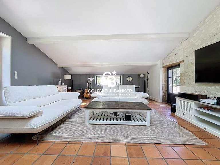 Propriété Corme-Royal - 4 chambres - 394m²