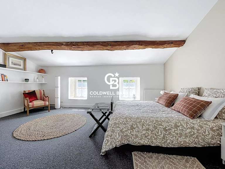 Propriété Corme-Royal - 4 chambres - 394m²