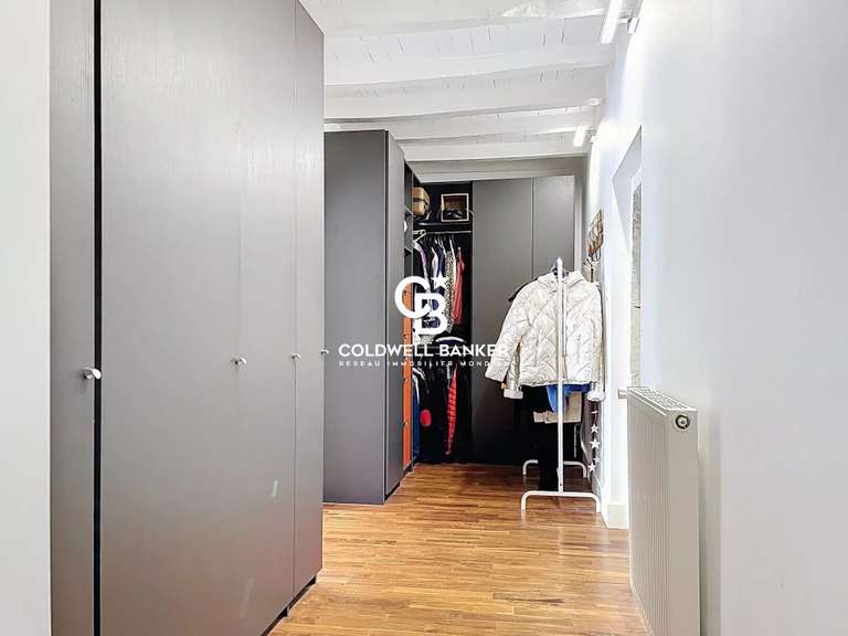 Propriété Corme-Royal - 4 chambres - 394m²