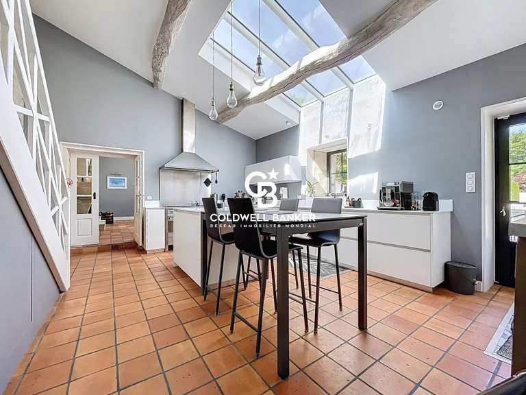 Propriété Corme-Royal - 4 chambres - 394m²