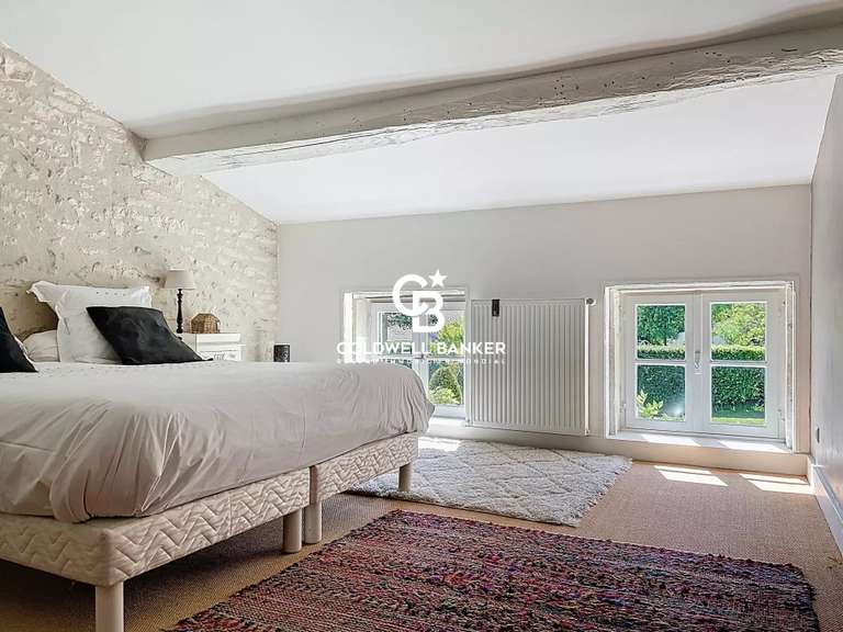 Propriété Corme-Royal - 4 chambres - 394m²