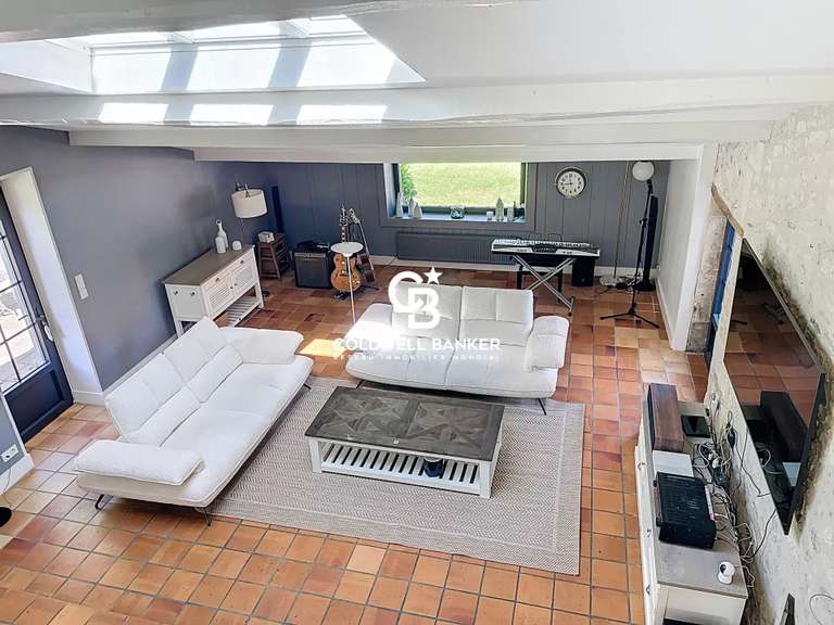 Propriété Corme-Royal - 4 chambres - 394m²