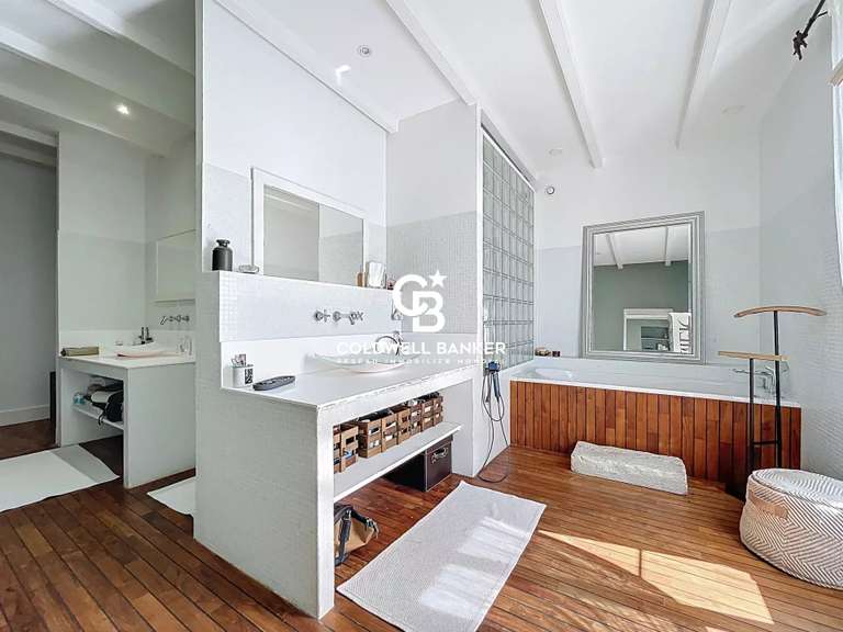 Propriété Corme-Royal - 4 chambres - 394m²