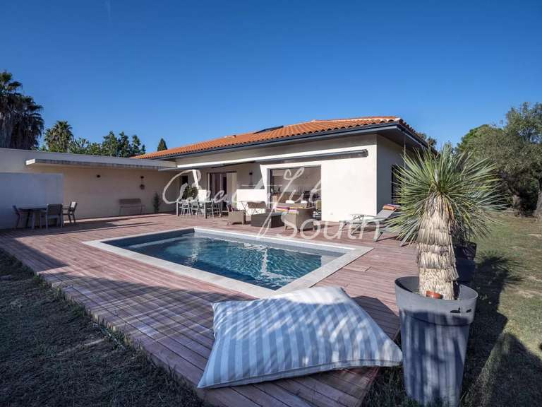 Villa Corneilla-del-Vercol - 3 chambres - 180m²