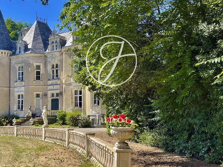 Château Cornillé - 9 chambres - 1201m²