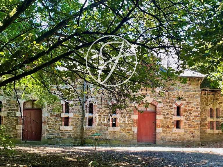 Château Cornillé - 9 chambres - 1201m²