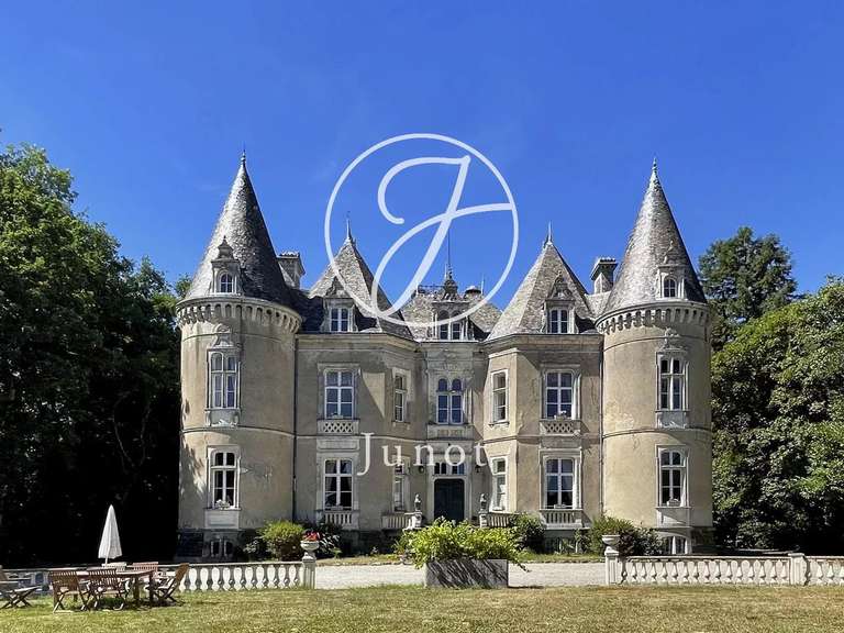 Château Cornillé - 9 chambres - 1201m²