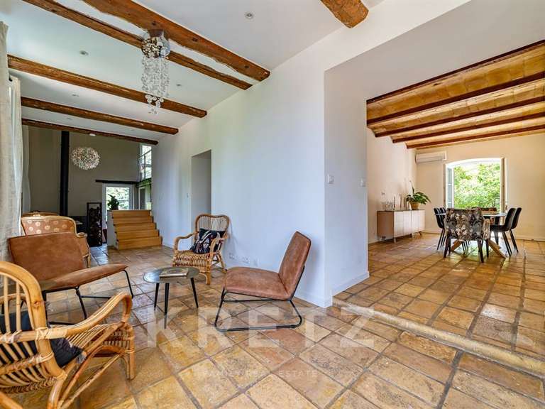 Maison Cornillon - 9 chambres - 600m²