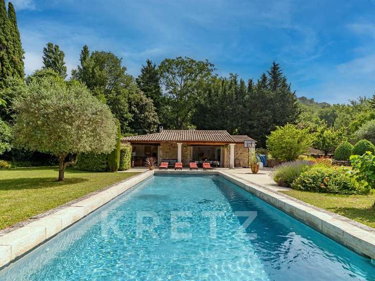 Maison Cornillon - 9 chambres - 600m²