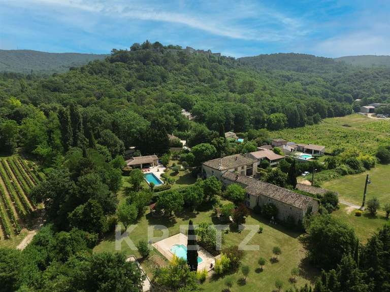 Maison Cornillon - 9 chambres - 600m²