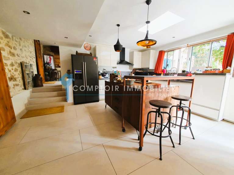 Maison Cornillon - 9 chambres - 463m²