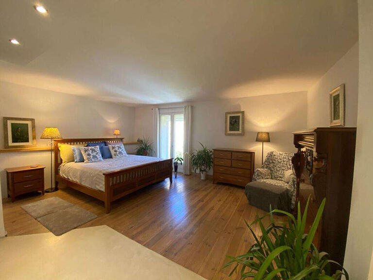 House Cornillon-Confoux - 5 bedrooms