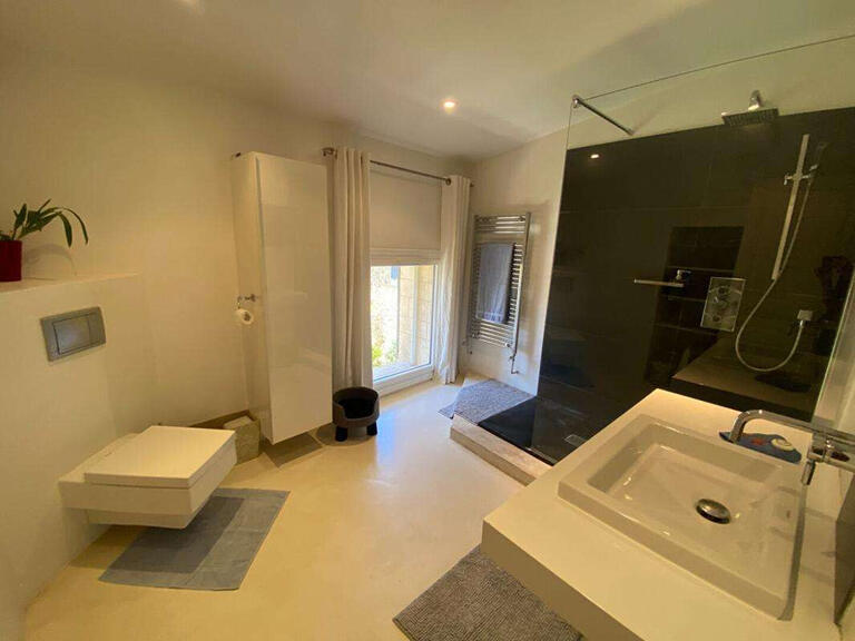 House Cornillon-Confoux - 5 bedrooms
