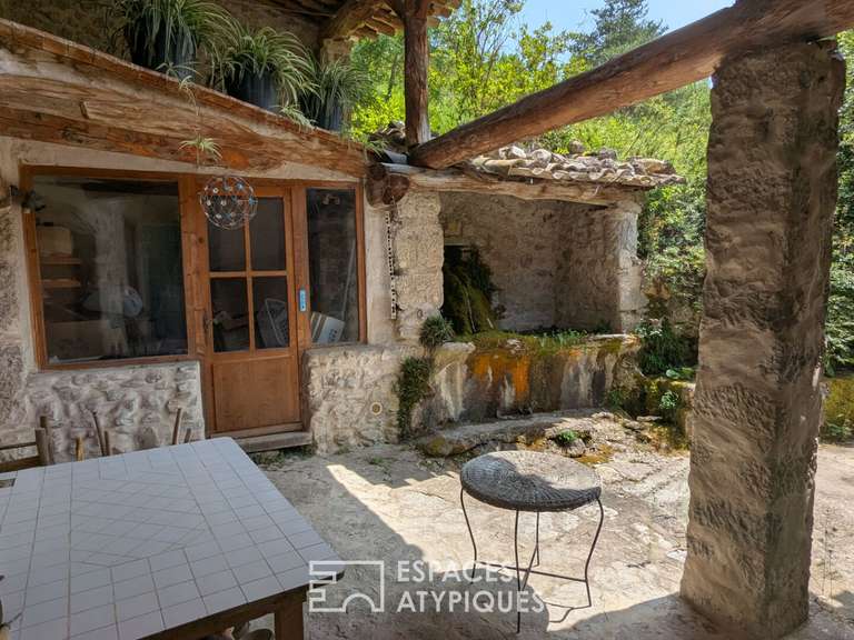 Maison Cornillon-sur-l'Oule - 4 chambres - 450m²