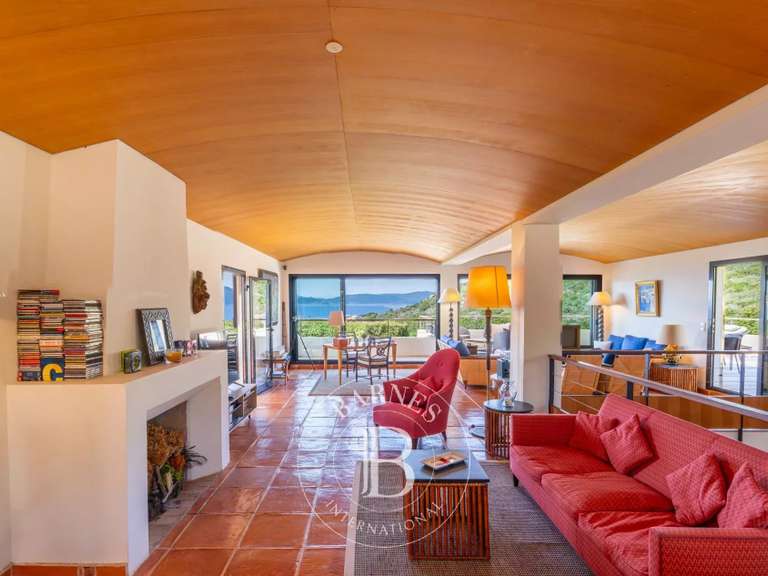 Propriété Coti-Chiavari - 406m²