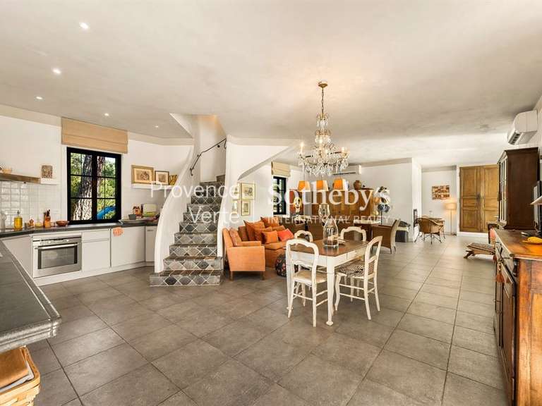 House Cotignac - 3 bedrooms - 182m²