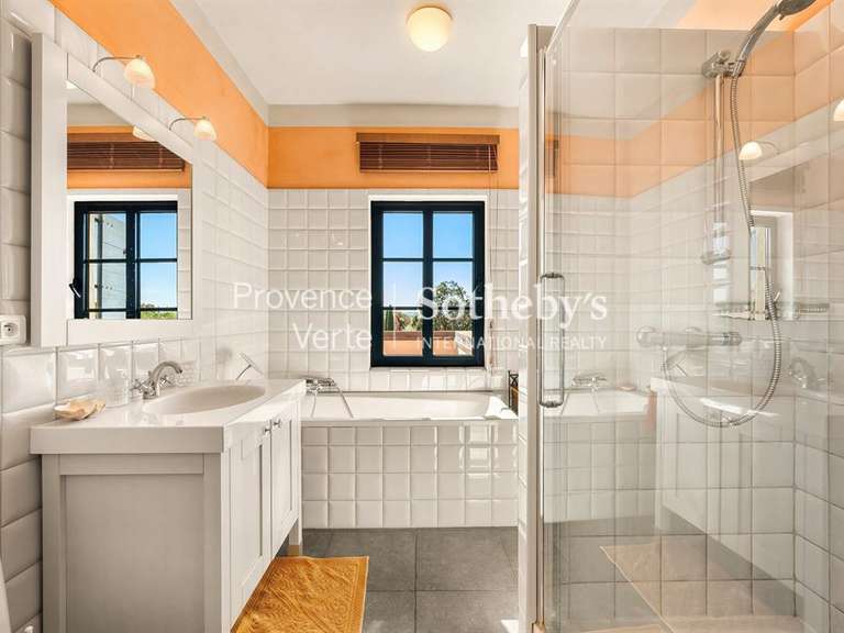 House Cotignac - 3 bedrooms - 182m²