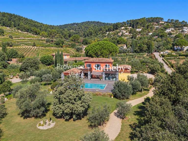 House Cotignac - 3 bedrooms - 182m²