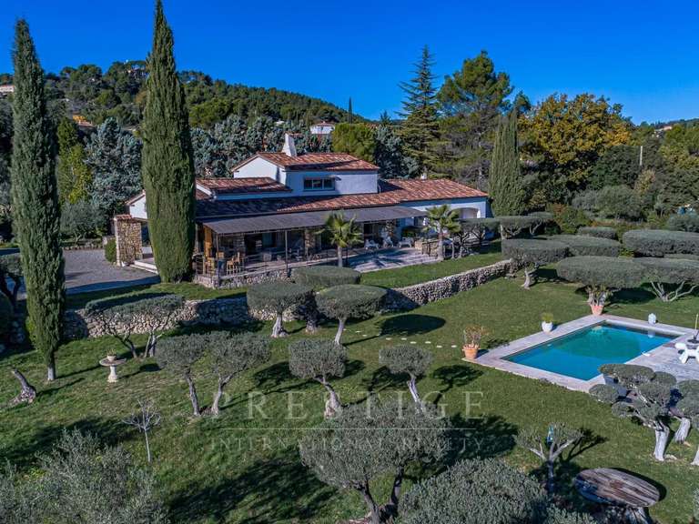 Villa Cotignac - 5 chambres - 232m²