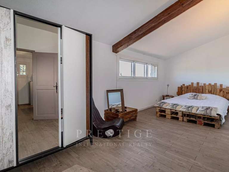 Villa Cotignac - 5 chambres - 232m²