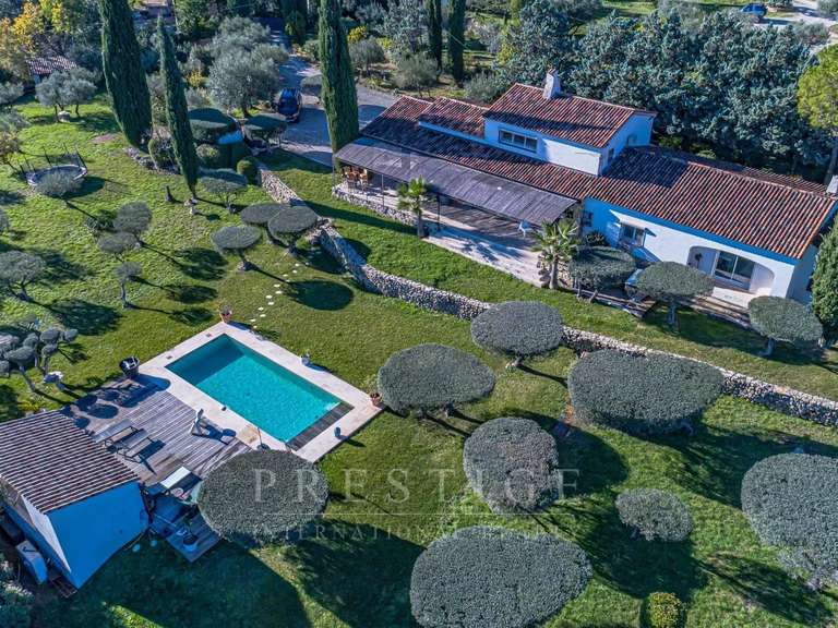 Villa Cotignac - 5 chambres - 232m²