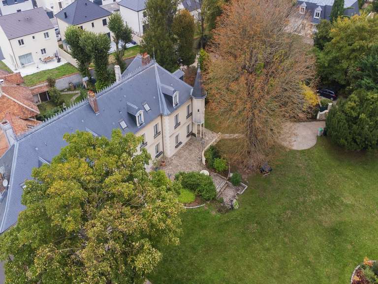 Propriété Coubert - 15 chambres - 654m²