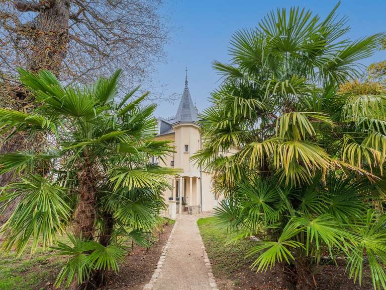 Propriété Coubert - 15 chambres - 654m²