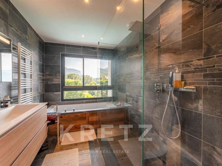 Maison Coublevie - 5 chambres - 240m²
