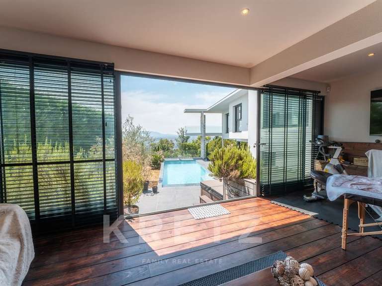 Maison Coublevie - 5 chambres - 240m²