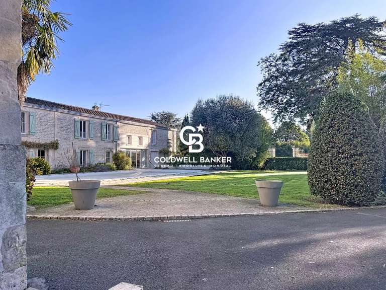 Maison Coulon - 9 chambres - 440m²