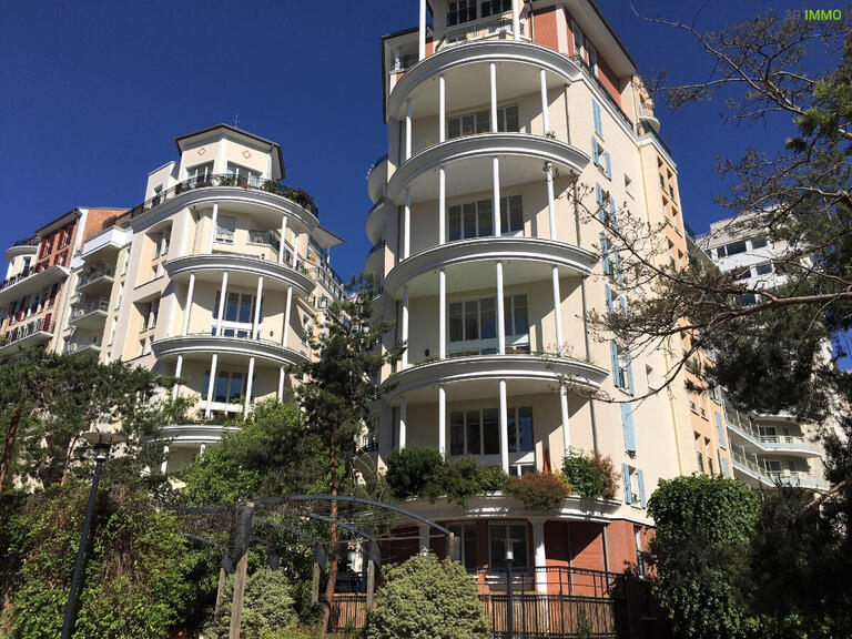 Vente Appartement Courbevoie - 3 chambres