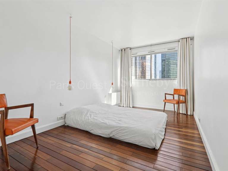 Appartement Courbevoie - 3 chambres - 136m²