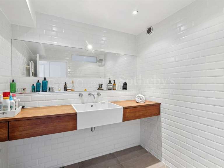 Appartement Courbevoie - 3 chambres - 136m²