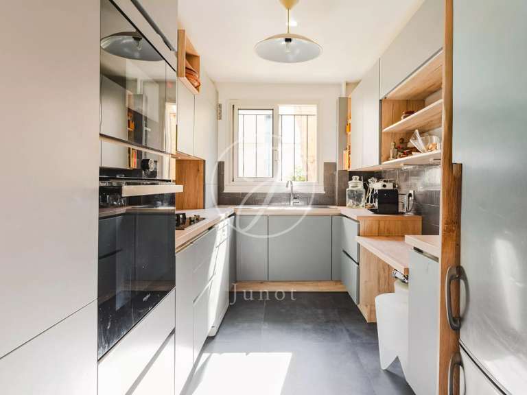 Appartement Courbevoie - 3 chambres - 122m²