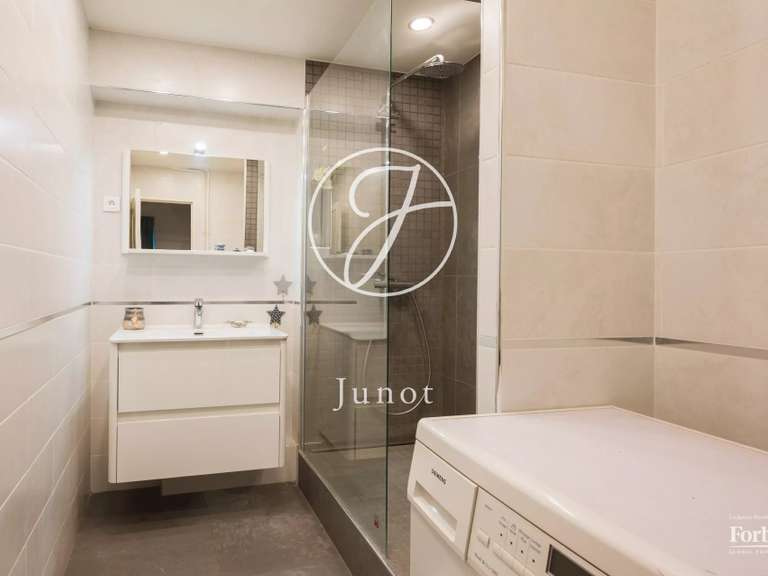 Appartement Courbevoie - 3 chambres - 122m²