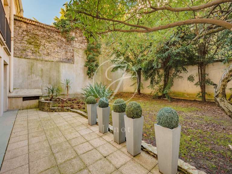 Appartement Courbevoie - 3 chambres - 122m²