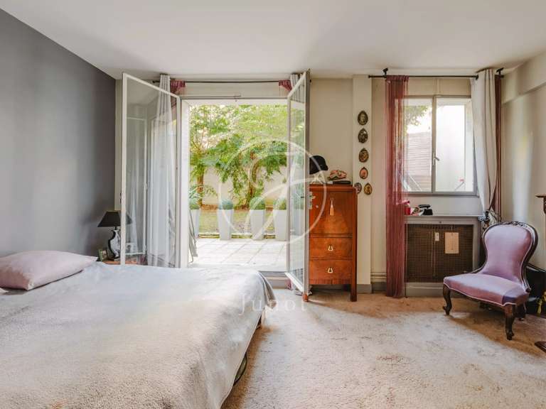 Appartement Courbevoie - 3 chambres - 122m²