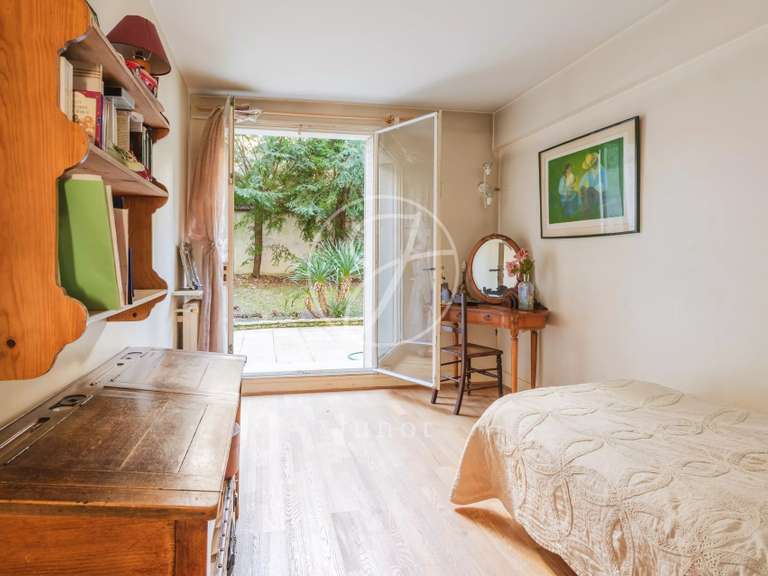 Appartement Courbevoie - 3 chambres - 122m²