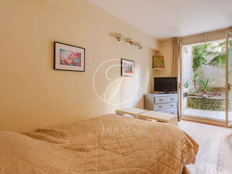 Apartment Courbevoie - 3 bedrooms - 122m²