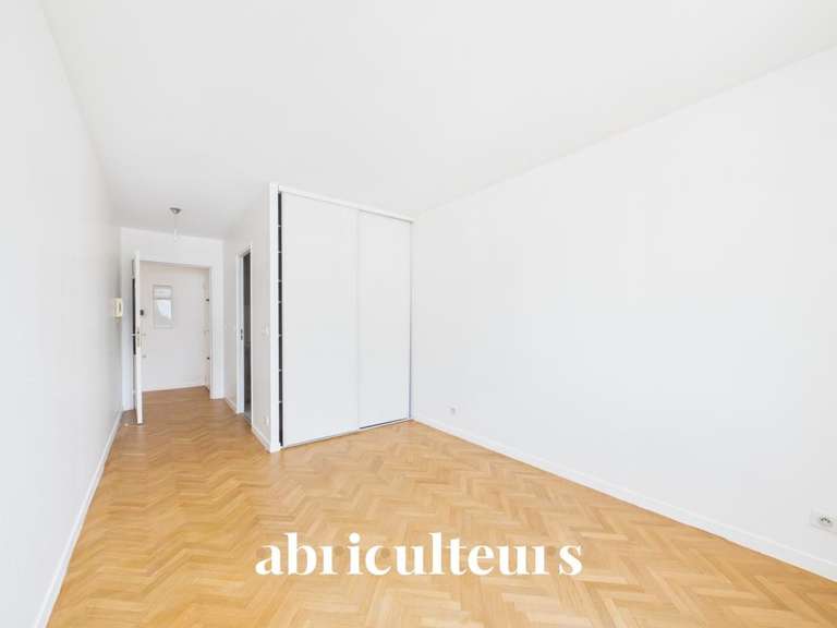 Appartement Courbevoie - 3 chambres - 113m²