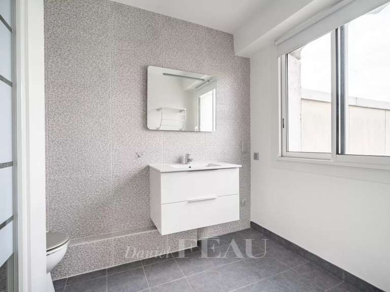 Appartement Courbevoie - 3 chambres - 107m²